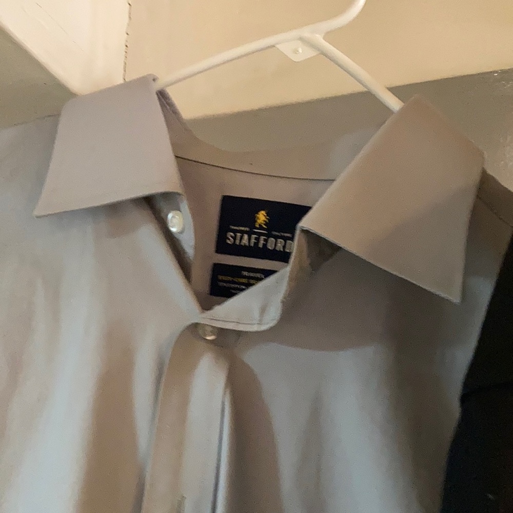 Button downs 4 - Picture 2 of 5